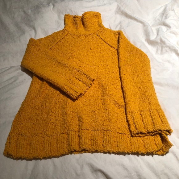Yellow/gold sweater - Picture 1 of 4